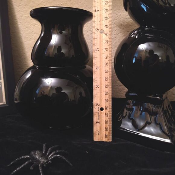 Jet Black Hand Blown Glass Vase Heavy, Thick. Great for Halloween 🎃 - Picture 6 of 7